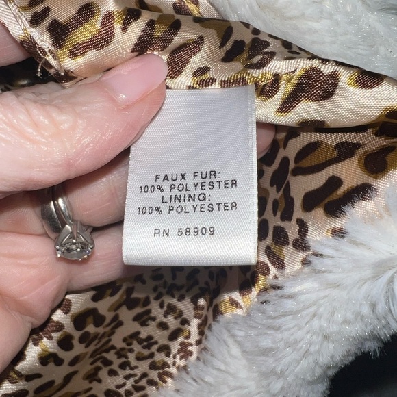 Forever Orchid Girls Ivory Faux Fur Vest M10/12 - Picture 6 of 6